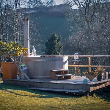 Lee House Farm Holiday Cottage With Possible Use Of Hot Tub Ninety Pounds A Session Waterfall Exterior photo