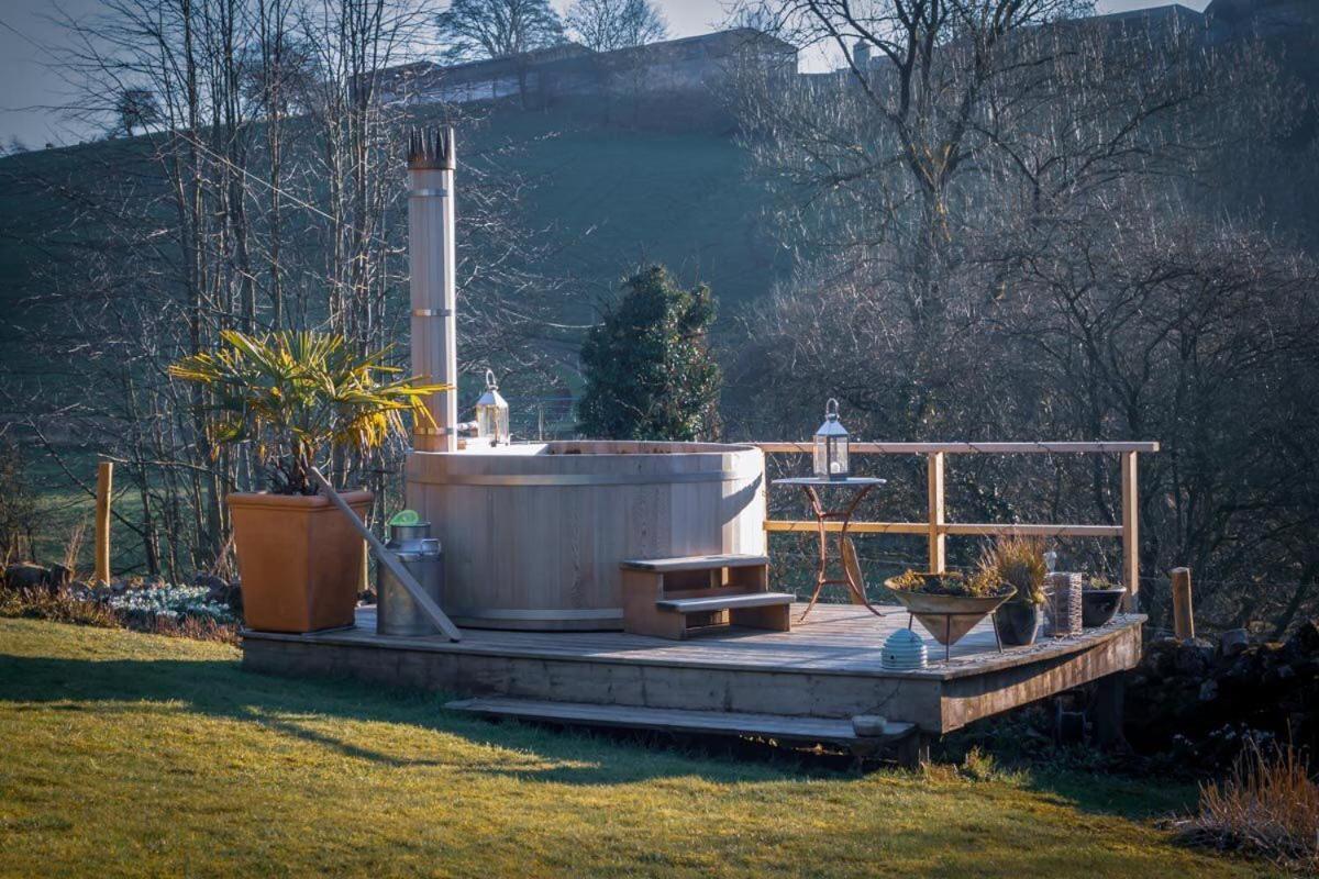 Lee House Farm With Possible Use Of Hot Tub Ninety Pounds A Session Holiday home