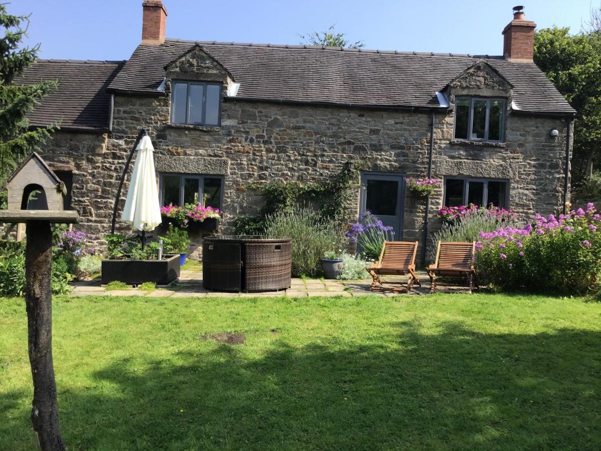 Lee House Farm With Possible Use Of Hot Tub Ninety Pounds A Session *