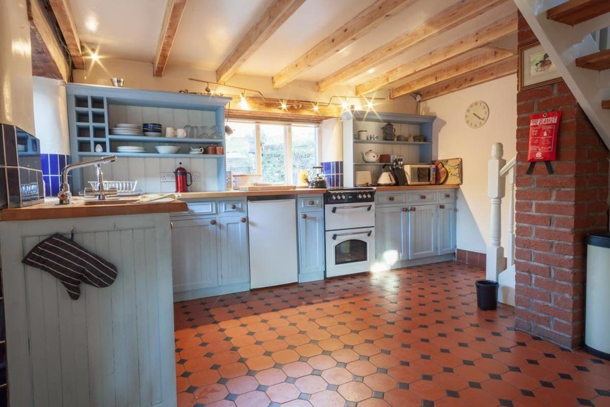 Holiday home Lee House Farm With Possible Use Of Hot Tub Ninety Pounds A Session *