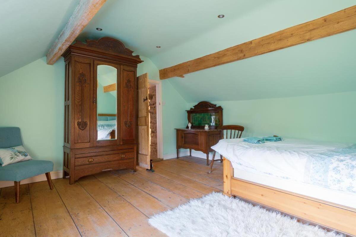 Lee House Farm With Possible Use Of Hot Tub Ninety Pounds A Session *